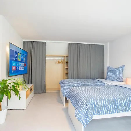 Апартаменты Gastezimmer 20 Min. Zur Messe & Stadtzentrum